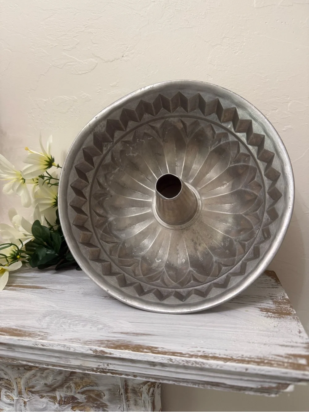 Classic Aluminum Bundt Cake Pan / Jello Mold – Silver